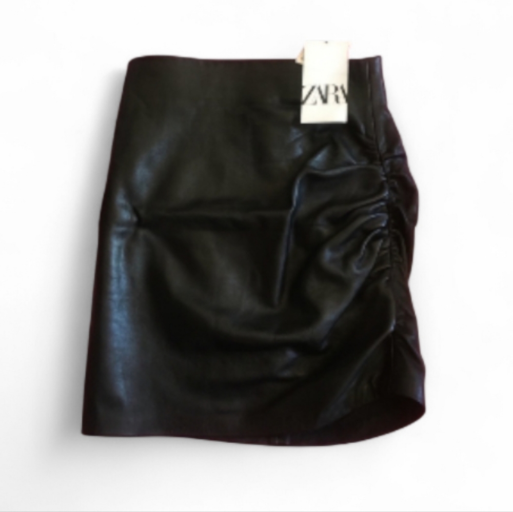 24hr Sale - Zara Lambskin Black Leather Skirt